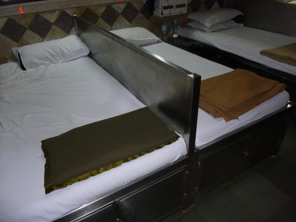Yadgar Guest House Bombay Exterior foto