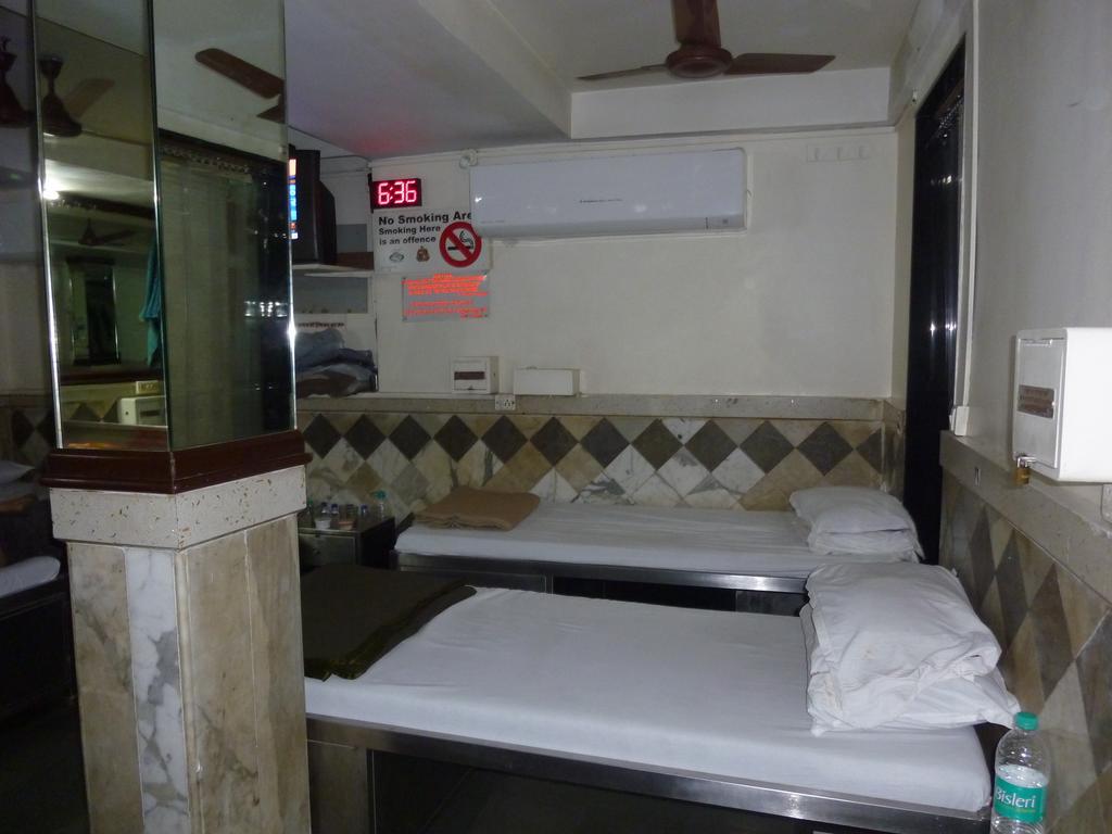 Yadgar Guest House Bombay Exterior foto