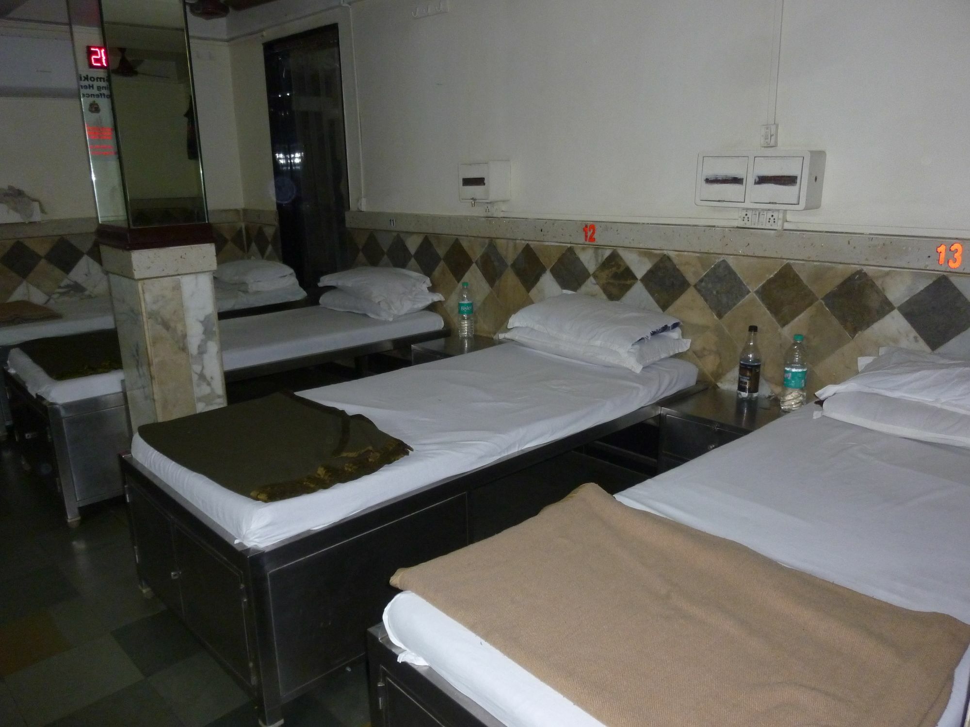 Yadgar Guest House Bombay Exterior foto